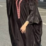 عباية متعددة التطريز
