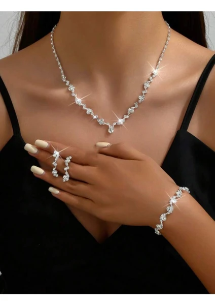 format_webp - 2026-01-22T155720.377 طقم أنيق فضي لامع للمناسبات - Image 1