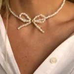 قلادة لؤلؤ فيونكة