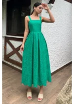 فستان مطرّز أنيق