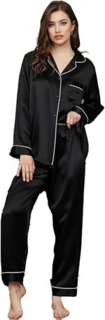 طقم بيجامة حريرية