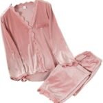 بيجامة مخملية