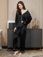 ⁦طقم بيجامة حريرية⁩ - الصورة ⁦2⁩