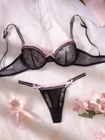 ⁦طقم داخلي نسائي فاخر بالدانتيل⁩ - الصورة ⁦3⁩