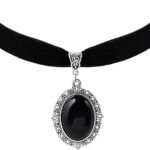 قلادة شوكر على الطراز القوطي الفيكتوري