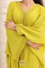 ⁦قفطان مغربي فاخر بتطريز تقليدي وحزام ذهبي أنيق⁩ - الصورة ⁦3⁩