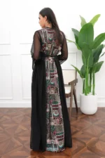 ⁦قفطان فاخر بقطعتين بتصميم كلاسيكي أنيق مع حزام خصر⁩ - الصورة ⁦4⁩