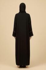 ⁦عباية سوداء مطرزة⁩ - الصورة ⁦5⁩