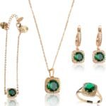 طقم ملكي مرصع بأحجار الزركون الخضراء