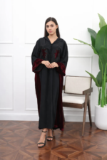 ⁦جلابية مغربية سوداء فاخرة بتطريز مخملي ولمسات أنيقة⁩ - الصورة ⁦2⁩