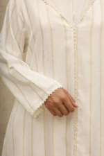 ⁦جلابية مغربية فاخرة قطعتين بقماش كريب وجوهرة بتصميم أنيق (نسخة)⁩ - الصورة ⁦5⁩