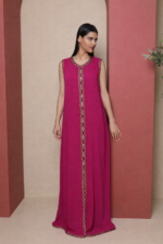 ⁦قفطان فاخر من قطعتين بتطريز ذهبي أنيق وقصّة انسيابية⁩ - الصورة ⁦3⁩