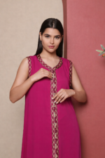 ⁦قفطان فاخر من قطعتين بتطريز ذهبي أنيق وقصّة انسيابية⁩ - الصورة ⁦4⁩