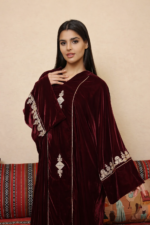⁦جلابية مغربية مخمل فاخرة بتطريز يدوي أنيق⁩ - الصورة ⁦4⁩