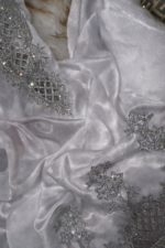 ⁦مخور حرير جاكارد ناعم بتصميم عربي مع حاشية مخرمة وتطريز كريستال فاخر⁩ - الصورة ⁦5⁩