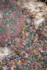 ⁦مخور حرير هندي مطرز بشغل سلاسل فاخر مع لمسات كريستال⁩ - الصورة ⁦4⁩