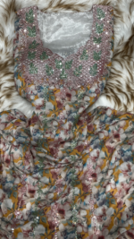 ⁦مخور حرير هندي مطرز بشغل سلاسل فاخر مع لمسات كريستال⁩ - الصورة ⁦2⁩