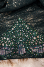 ⁦مخور حرير جاكارد فاخر بتطريز مخرم وكريستال لامع⁩ - الصورة ⁦5⁩