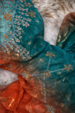 ⁦مخور حرير هندي أمبري فاخر بتفاصيل تطريز وكريستال ممتدة⁩ - الصورة ⁦4⁩