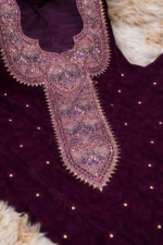 ⁦مخور حرير هندي فاخر بخفة راقية وتطريز مرصع بالكريستال⁩ - الصورة ⁦4⁩