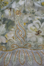 ⁦مخور فاخر من الحرير الفرنسي بتطريز راقٍ وكريستال لامع⁩ - الصورة ⁦5⁩