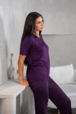 ⁦بيجامة صيفي مريحة - بنفسجي غامق⁩ - الصورة ⁦4⁩