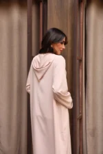 ⁦جلابية مغربية فاخرة بقماش كريب وتطريز يدوي أنيق⁩ - الصورة ⁦4⁩