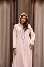 ⁦جلابية مغربية فاخرة بقماش كريب وتطريز يدوي أنيق⁩ - الصورة ⁦2⁩