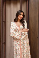 ⁦جلابية أنيقة بتطريز مغربي ناعم ولمسة عصرية راقية⁩ - الصورة ⁦3⁩