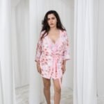 روب نوم نسائي قصير بنقشة الزهور 2 قطعة