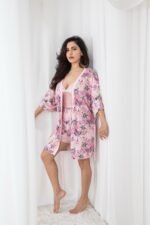 ⁦روب نوم نسائي قصير بنقشة الزهور 2 قطعة⁩ - الصورة ⁦4⁩