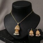 طقم إكسسوارات ذهبي فاخر بتصميم جرس