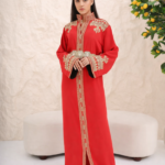 قفطان فاخر بتطريز راقٍ من قماش الكريب عالي الجودة