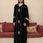 جلابية مغربية مخمل فاخرة بتطريز يدوي أنيق