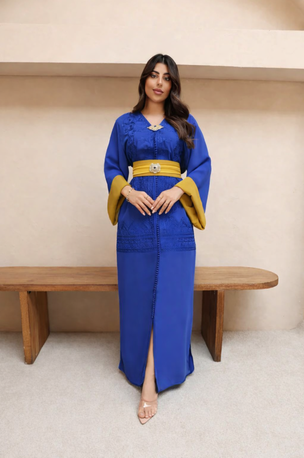 cropped-ChatGPT-Image-21-مارس-2026،-10_32_18-م.png قفطان مغربي فاخر من الكريب - الصورة 1