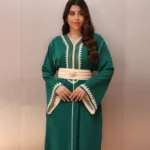 قفطان مغربي فاخر بكريب ناعم وتطريز مزدوج أنيق