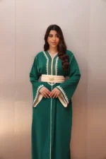 قفطان مغربي فاخر بكريب ناعم وتطريز مزدوج أنيق