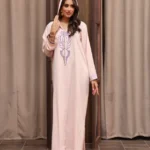 جلابية مغربية فاخرة بقماش كريب وتطريز يدوي أنيق