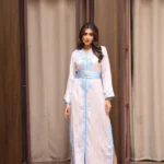 قفطان مغربي فاخر بلونين مع حزام أنيق من قماش الكريب